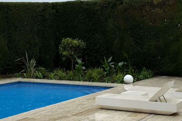 Servicio de mantenimiento de jardines y poda en comunidad de vecinos en Girona - VerdNet